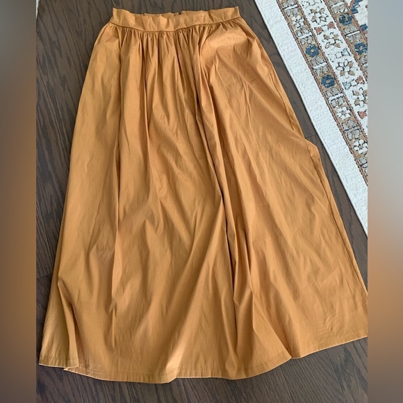 Wall Street Golden Formal Skirt - Picture 1 of 4